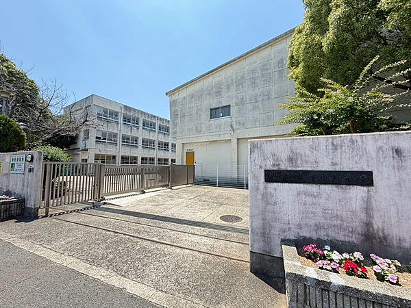 堺市立東深井小学校まで徒歩１０分