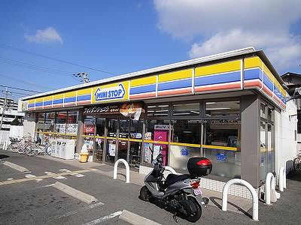 ミニストップ堺北野田店まで徒歩６分