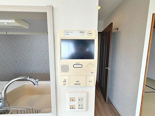 【TVモニターインターホン】急な来客時も外の様子が見えて安心ですね！