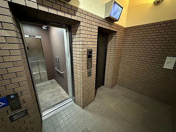 【エレベーター】荷物が多い日も楽々にお部屋に持っていけますね！