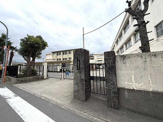 岸和田市立久米田中学校まで徒歩17分
