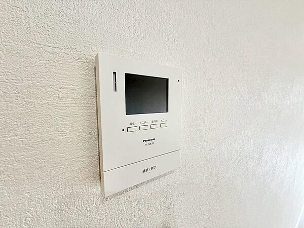 【TVモニター付きインターフォン】防犯設備として欠かせないTVモニター付きインターフォンがあります♪