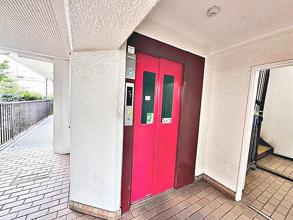 【エレベーター】荷物が多い日も楽々にお部屋に持っていけますね！