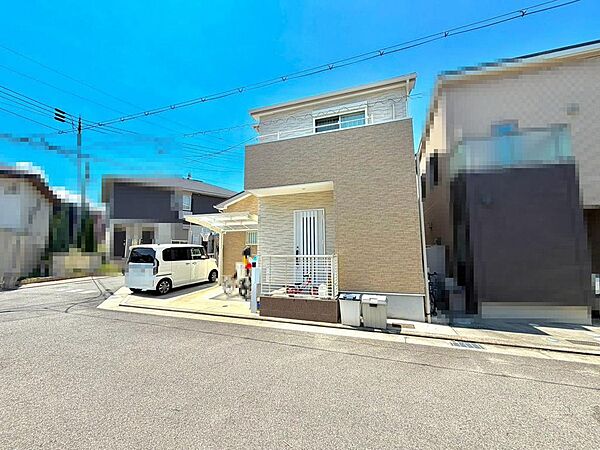 前面道路幅は約６mと広く、開放感がございます♪