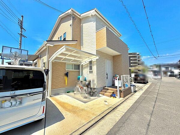 【対面式キッチンですよ】家族と会話しながら楽しくお料理できますね♪床下収納があるので、ストックや保存食の保管にも便利です！