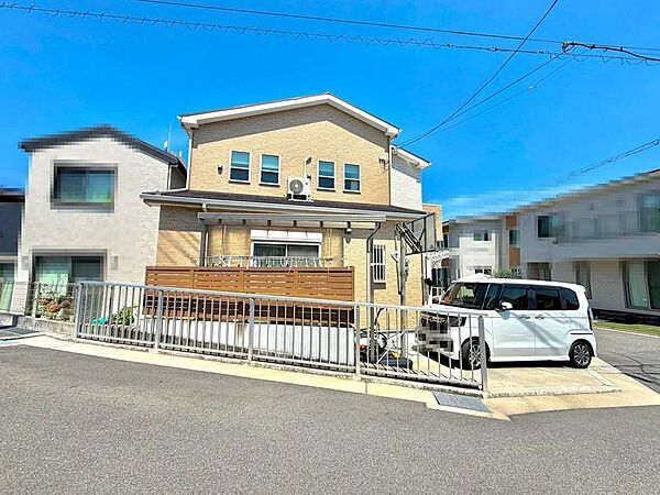 ☆和室ございます☆一息つく時の癒しの空間や客間にも使えますね！リビングの横にあるので、お子様のお昼寝スペースにもいいですね！