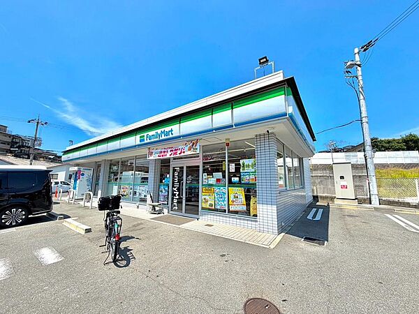 ファミリーマート狭山今熊店まで徒歩９分