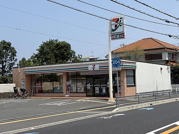 セブンイレブン岸和田南町店まで徒歩４分