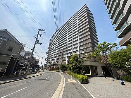 【駐車場】敷地内駐車場(月額:500円〜6000円)ございますよ!要確認!詳しくは担当までお問い合わせください!