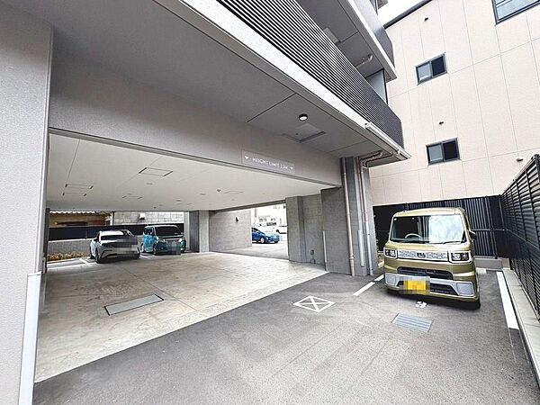 玄関に大容量シューズクロークありますよ♪玄関周りもスッキリ片付きますね！