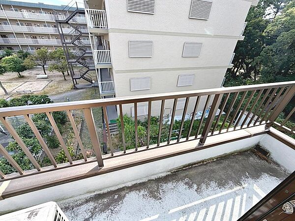 バルコニー３か所ありますよ！洗濯物の多い日も安心ですね！