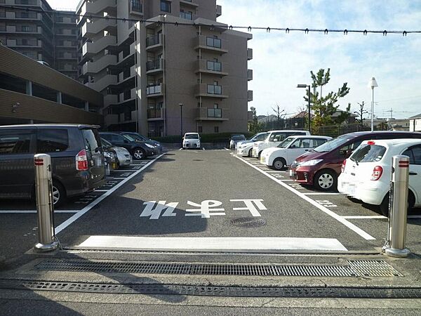 自走式の駐車場で毎日の車の出し入れが快適です。