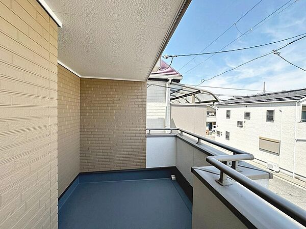 【バルコニー】東面バルコニーございますので、洗濯物が良く乾きますね！