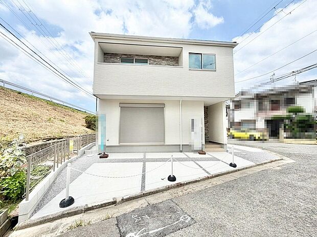 駐車2台分ございます!愛車の置き場所に困らないですね♪