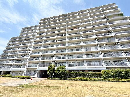 南面バルコニーですので、洗濯物が良く乾きますね!ゆとりあるバルコニーですので、洗濯物の多い日も安心ですね!