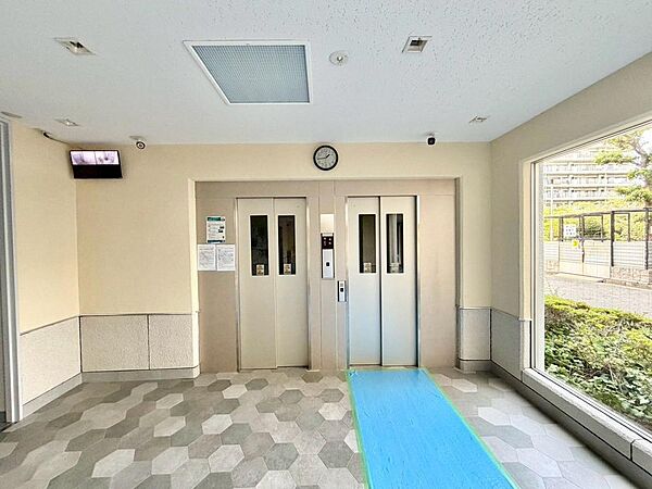 【エレベーター２基あります】荷物が多い日も楽々にお部屋に持っていけますね！