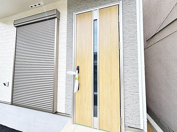 ◆雨戸シャッター付◆台風や雨風の強い日の防風・防塵に役立ちますね♪防犯対策としても安心です!