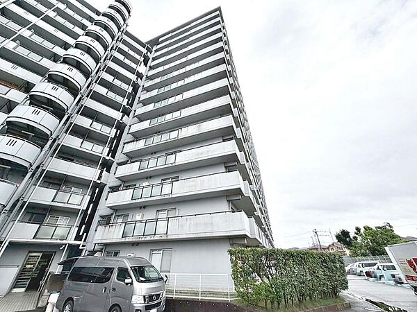 【洗面台新調】綺麗な洗面台で気持ちがいいですね♪ゆとりある洗面室ですので、朝の身支度もスムーズにできますね！