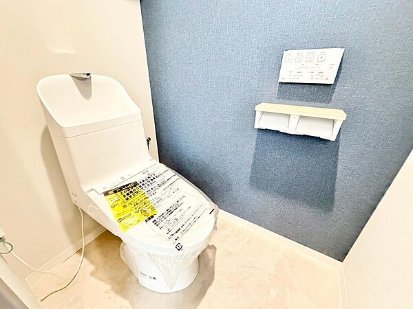 シンプルな温水洗浄機能付きトイレです！