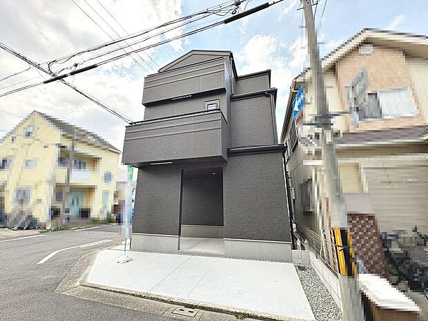 前面道路約8m/約4m!広々運転の苦手な方も安心ですね♪是非現地にてご確認ください!