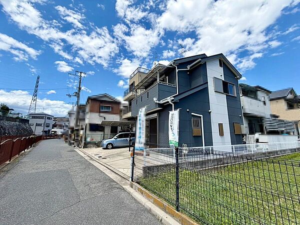 現地見学当日から承っております♪現地周辺の環境や、駅までの道のりなど周辺環境も合わせてご確認いただき、ぜひご検討ください！