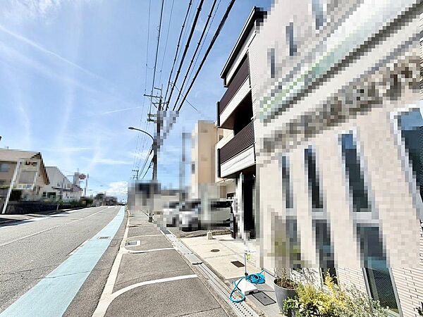 【前面道路】前面道路約１３．７ｍ！開放感のある広々とした前面道路です♪