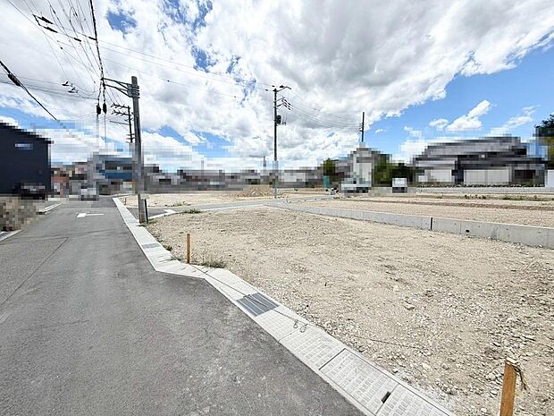 クローゼットございます!家具の配置にも困らない設計がされており、採光と室内のバランスが絶妙です♪
