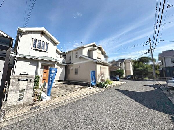 前面道路約５．７ｍ！広々運転の苦手な方も安心ですね♪