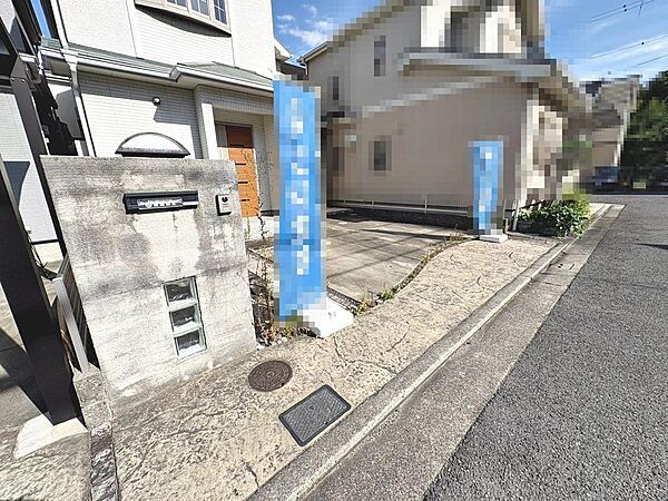 現地見学当日から承っております♪現地周辺の環境や、駅までの道のりなど周辺環境も合わせてご確認いただき、ぜひご検討ください！