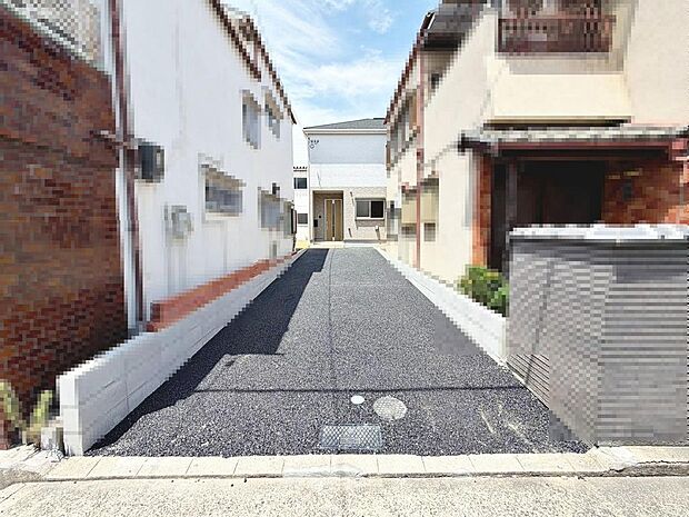 公道から奥に入った敷地になります。静かでプライバシーが守られます。