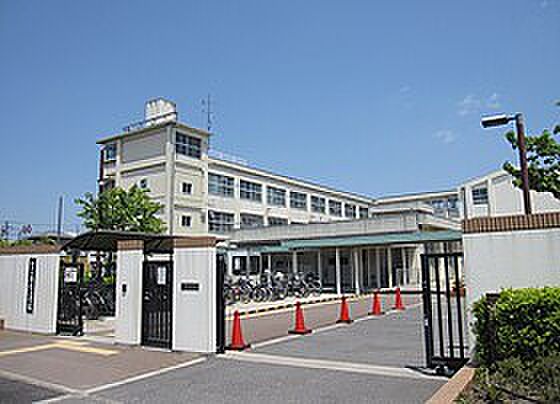 英彰小学校まで徒歩20分