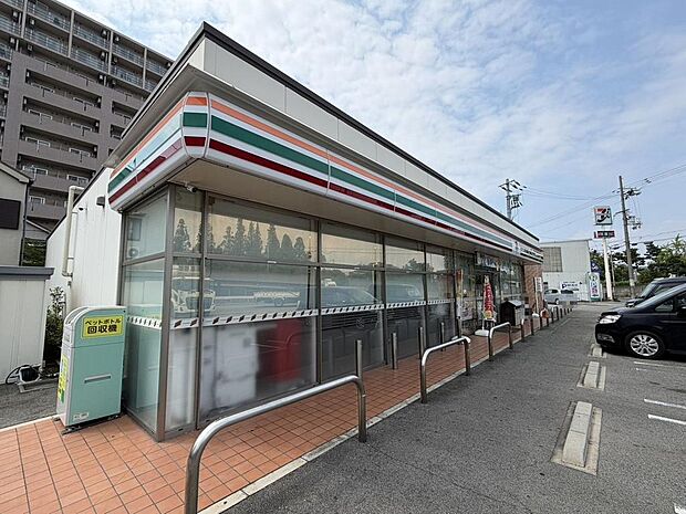 セブンイレブン堺山本町5丁店まで徒歩4分