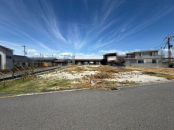 【個性あふれる住まいを実現できる「建築条件無の売土地」です】
