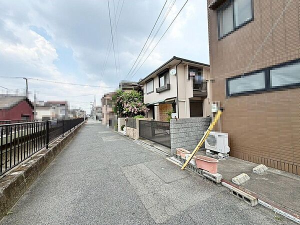 ウォークインクローゼットや納戸ありますよ♪沢山収納できて嬉しいですね！