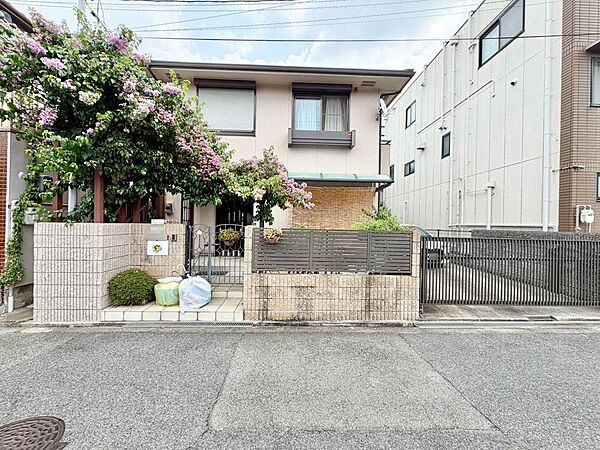 【閑静な住宅地でのびのび子育て】閑静な住宅地で子育て家族にピッタリ。毎日のお散歩も快適な緑に恵まれたエリアです。