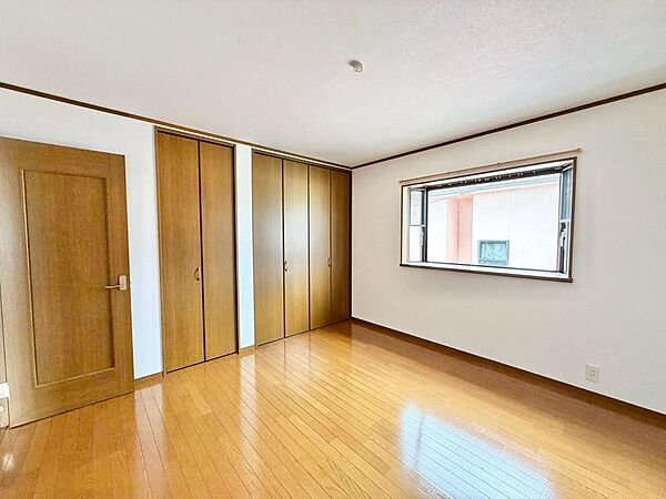 テレワークのお仕事部屋、子供部屋等、ライフスタイルや家族構成に合わせて多目的にご使用いただけます♪