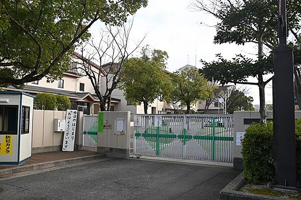 大阪狭山市立第七小学校まで徒歩１５分
