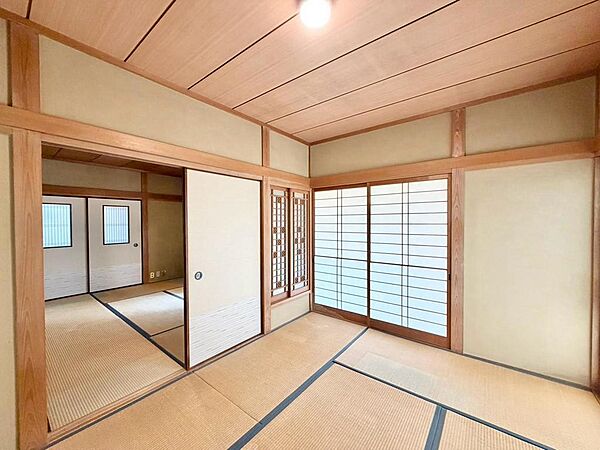 和室と和室を繋げてさらに広く使っていただけますよ！親戚や友人が集まった時に便利ですね♪
