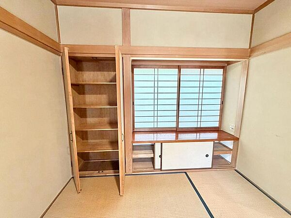 【収納あります】収納場所に困らず綺麗な室内をたもてますね♪