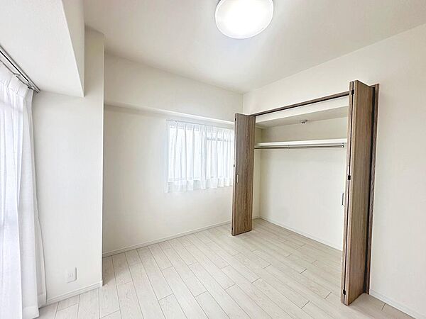 全洋室収納あります！収納場所に困らず綺麗な室内をたもてますね！家族の思い出も大切にしまっておけますね！