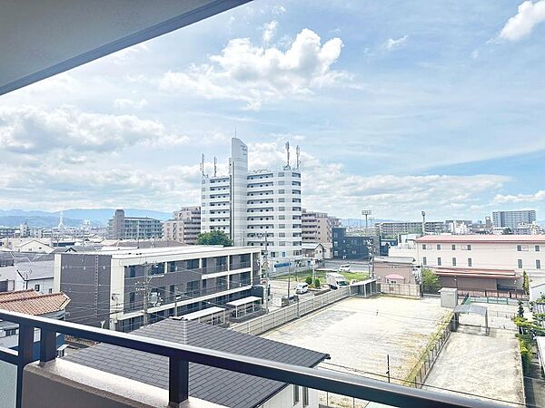 【現地からの眺望】５階部分ですよ！通風・眺望良好ですので、爽やかな気分でお過ごしいただけますよ！