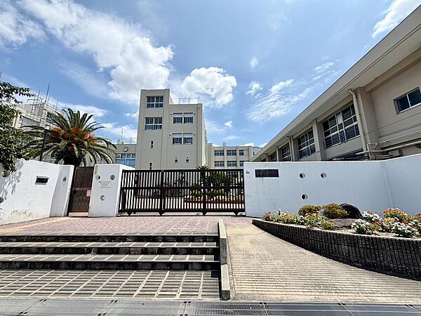 大阪市立新北島中学校まで徒歩約１０分