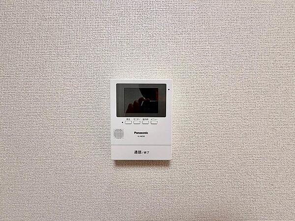 【TVモニター付きインターフォン】 防犯設備として欠かせないTVモニター付きインターフォンがあります♪
