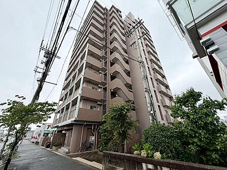 イオンタウン諏訪の森まで徒歩８分ですので、休日のお出かけや普段のお買い物にも便利ですね！
