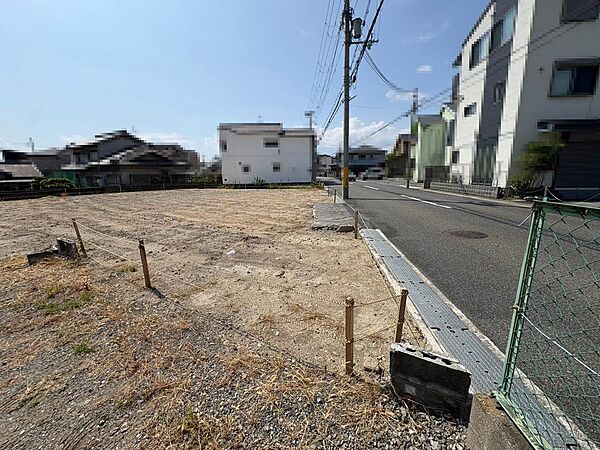 【個性あふれる住まいを実現できる「建築条件無の売土地」です】