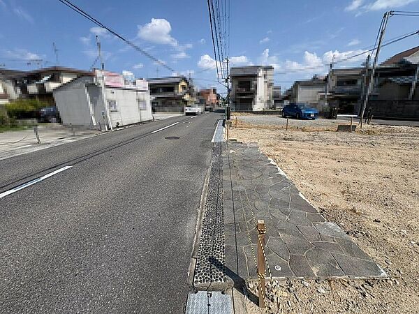 現地見学当日から承っております♪現地周辺の環境や、駅までの道のりなど周辺環境も合わせてご確認いただき、ぜひご検討ください！