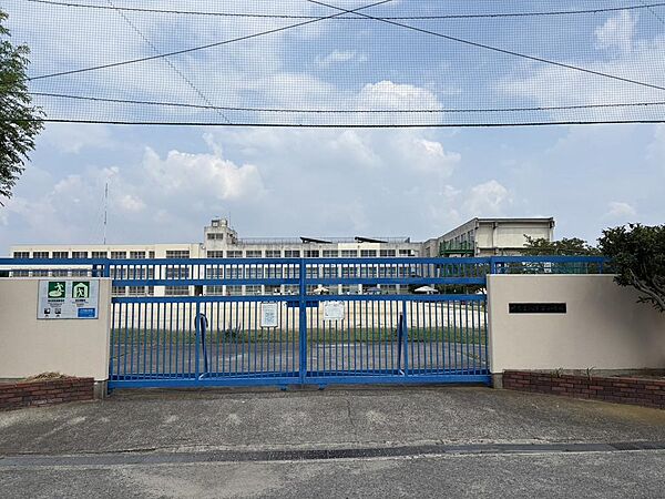 堺市立八下西小学校まで徒歩６分