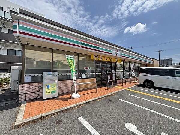 セブンイレブン堺鳳西町２丁店まで徒歩４分
