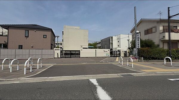 堺市立鳳南小学校まで徒歩１３分