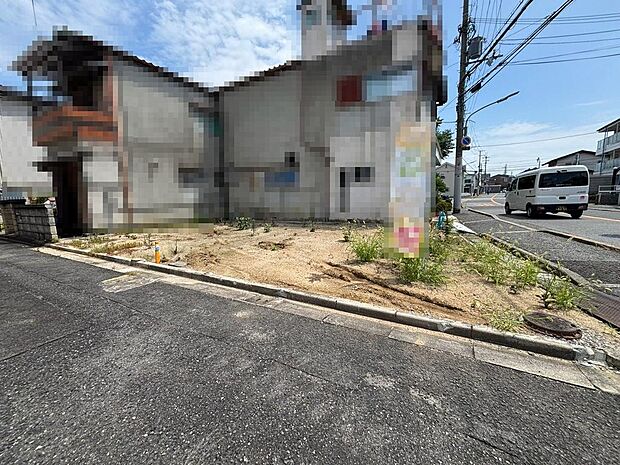 現地見学当日から承っております♪現地周辺の環境や、駅までの道のりなど周辺環境も合わせてご確認いただき、ぜひご検討ください！